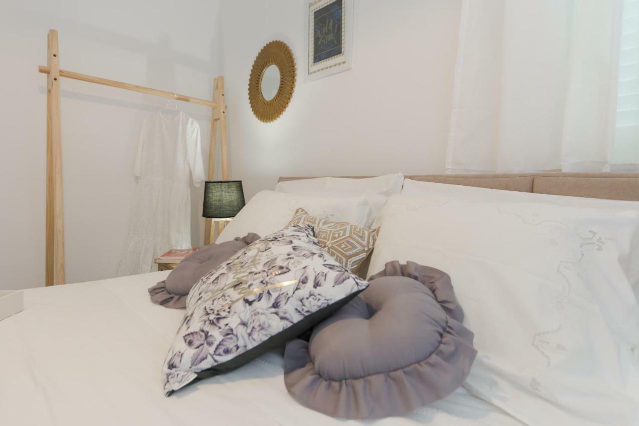 Apartment Lara โตรกีร์ ภายนอก รูปภาพ