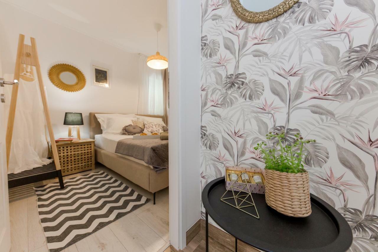 Apartment Lara โตรกีร์ ภายนอก รูปภาพ