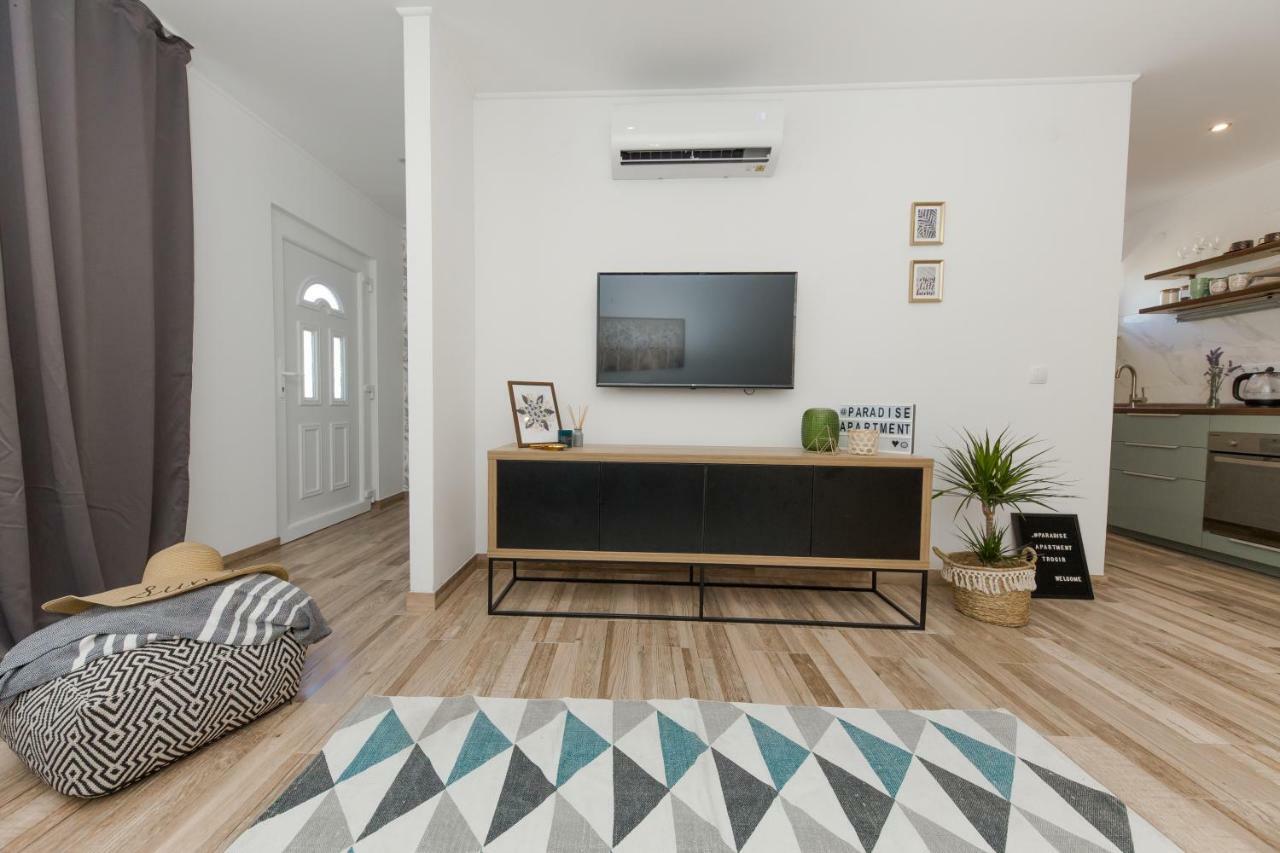 Apartment Lara โตรกีร์ ภายนอก รูปภาพ