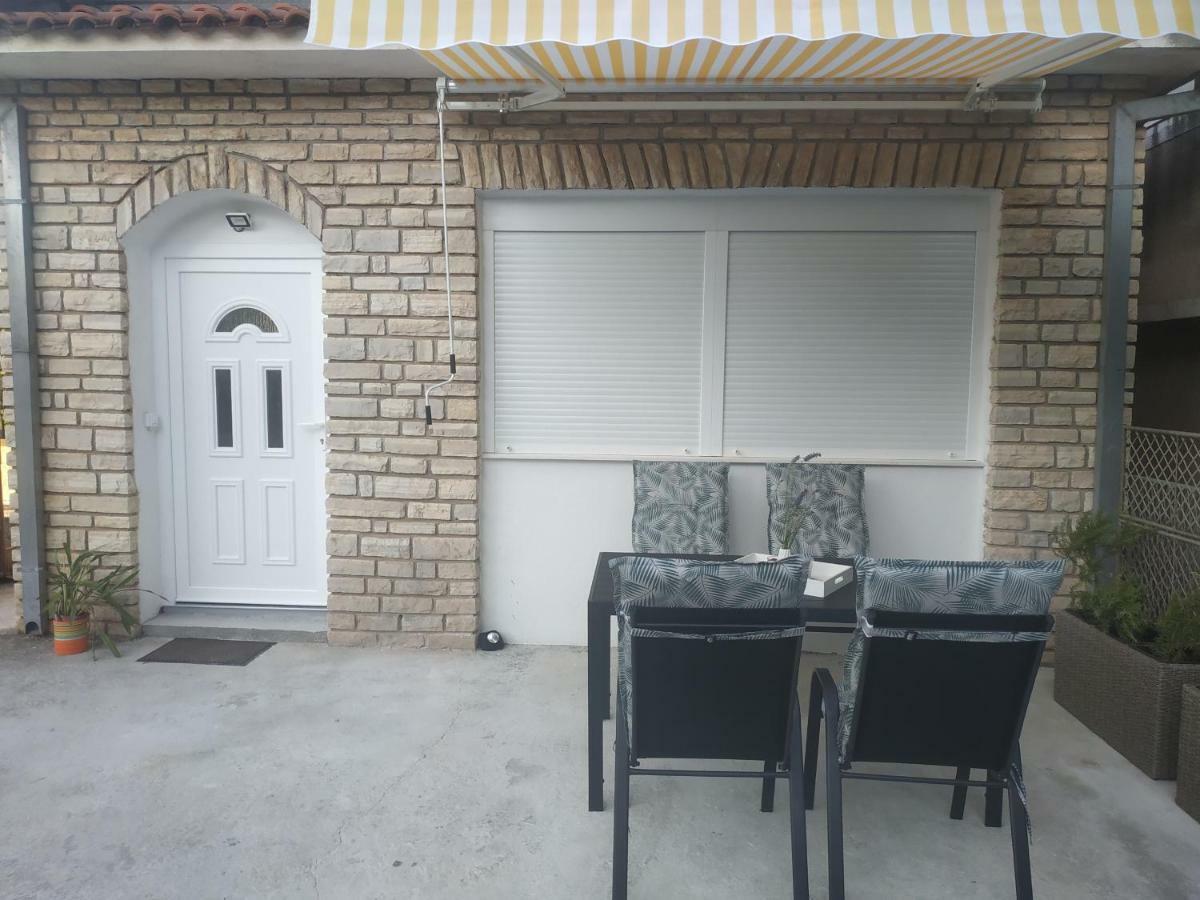 Apartment Lara โตรกีร์ ห้อง รูปภาพ